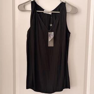 Lola & Sophie Black V-Neck Sleeveless Blouse
